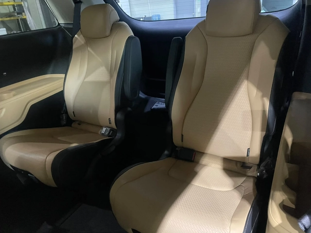 Kia Carnival 2.2 CRDi ! Signature ! 8+ 1 ! - автомобили, коли, обяви за нови и употребявани 10