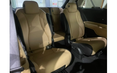 Kia Carnival 2.2 CRDi ! Signature ! 8+ 1 ! - автомобили, коли, обяви за нови и употребявани 11
