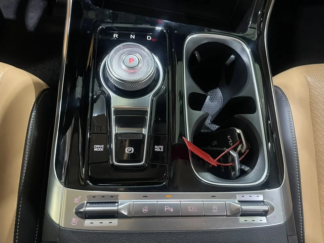 Kia Carnival 2.2 CRDi ! Signature ! 8+ 1 ! - автомобили, коли, обяви за нови и употребявани 15