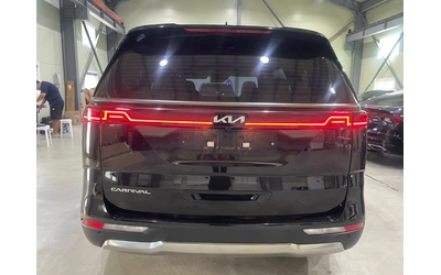 kia-carnival - 2