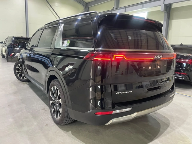 Kia Carnival 2.2 CRDi ! Signature ! 8+ 1 ! - автомобили, коли, обяви за нови и употребявани 3