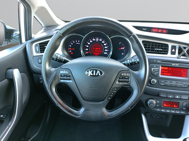 Kia CEED 1.4 CRDi 90hp MT6 E5 - автомобили, коли, обяви за нови и употребявани 12
