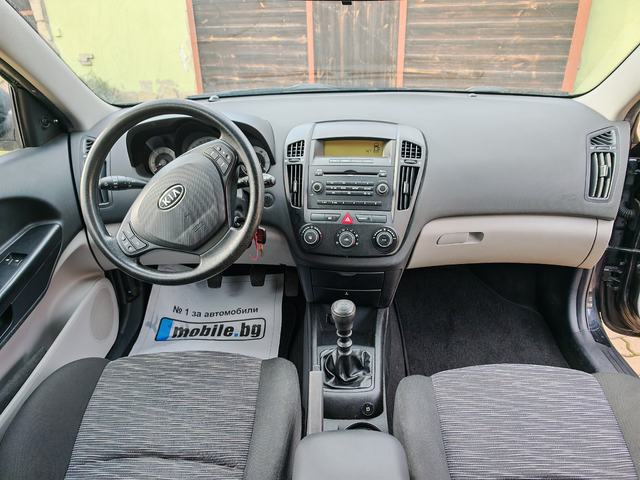 Kia Ceed 1.4 -ГАЗ - автомобили, коли, обяви за нови и употребявани 10