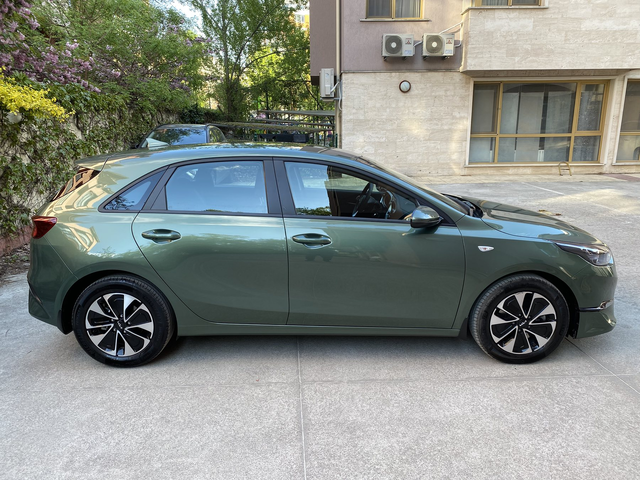 Kia Ceed 1.5 T-GDI/ Spin/ Гаранция до 2032г. - автомобили, коли, обяви за нови и употребявани 3