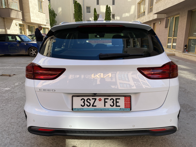 Kia Ceed 1.5 T-GDI/ Spin/ SW/ DCT - автомобили, коли, обяви за нови и употребявани 5