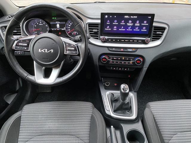 Kia Ceed 1.5 T-GDI/ Top/SW/ ГАРАНЦИ ДО 12/2029г/ Налична! - автомобили, коли, обяви за нови и употребявани 15