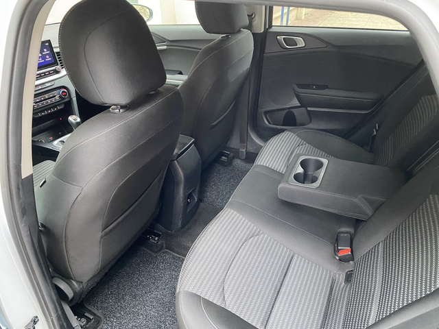 Kia Ceed 1.5 T-GDI/ Top/SW/ ГАРАНЦИ ДО 12/2029г/ Налична! - автомобили, коли, обяви за нови и употребявани 18