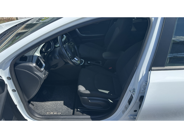 Kia Ceed 1.5 T-GDI в Гаранция - автомобили, коли, обяви за нови и употребявани 7