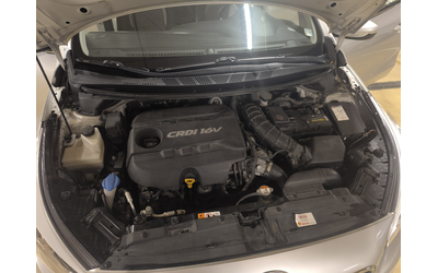 Kia Ceed 1.6 crdi 2015г. КАМЕРА - автомобили, коли, обяви за нови и употребявани 12