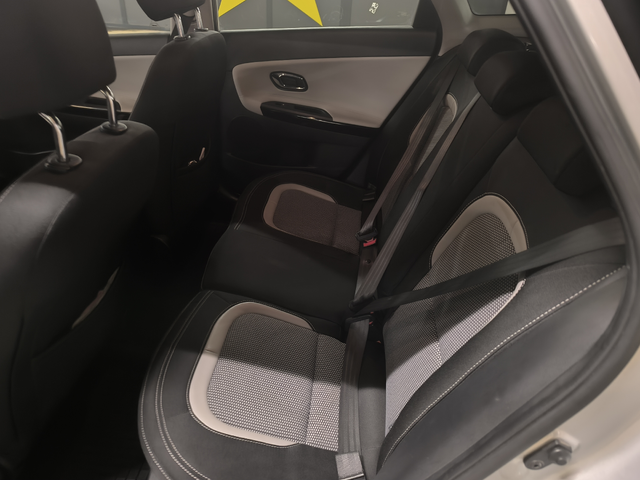 Kia Ceed 1.6 crdi 2015г. КАМЕРА - автомобили, коли, обяви за нови и употребявани 7