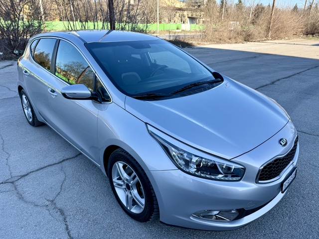 Kia Ceed 1.6i - автомобили, коли, обяви за нови и употребявани 0