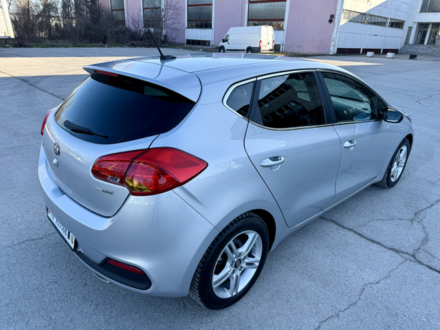 Kia Ceed 1.6i - автомобили, коли, обяви за нови и употребявани 2