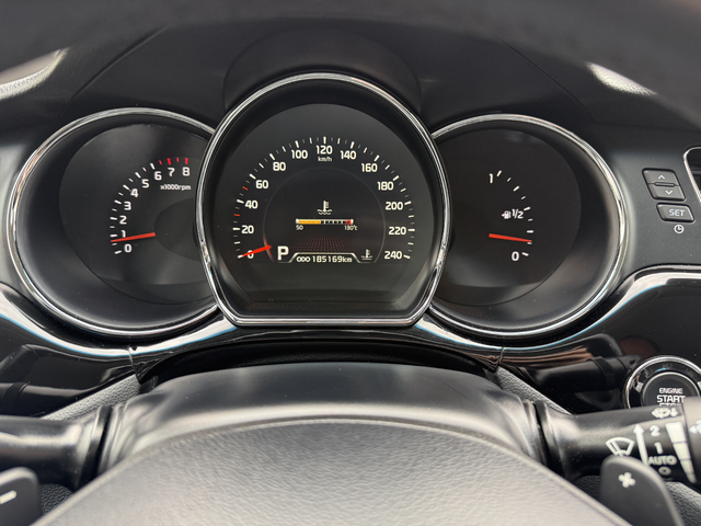 Kia Ceed 1.6i AUTOMATIC - автомобили, коли, обяви за нови и употребявани 12