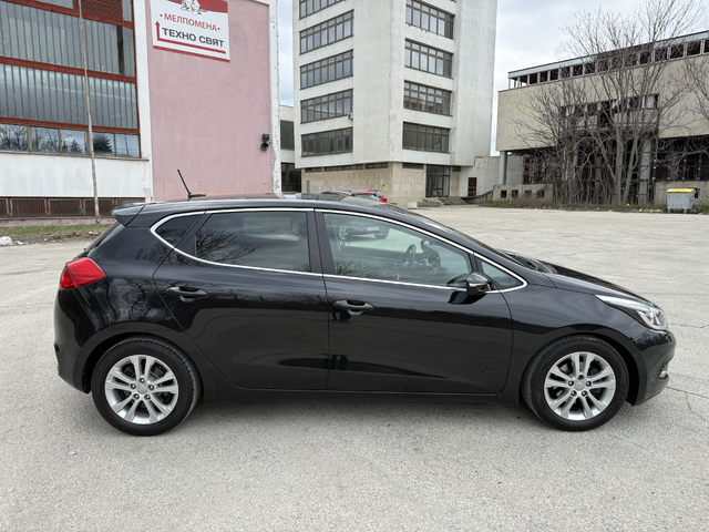 Kia Ceed 1.6i AUTOMATIC - автомобили, коли, обяви за нови и употребявани 4