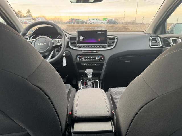 Kia Ceed 1.5 /ТОП 8200 КМ ЛИЗИНГ!!!!! - автомобили, коли, обяви за нови и употребявани 10