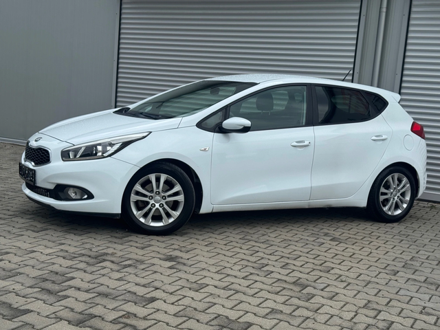 Kia Ceed 1, 4i GPL, 100ps, 6ck., usb, aux, клима, борд, мул - автомобили, коли, обяви за нови и употребявани 2