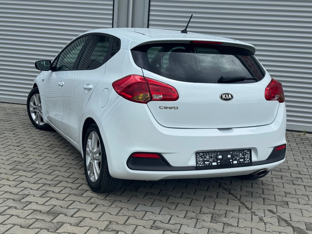 Kia Ceed 1, 4i GPL, 100ps, 6ck., usb, aux, клима, борд, мул - автомобили, коли, обяви за нови и употребявани 5
