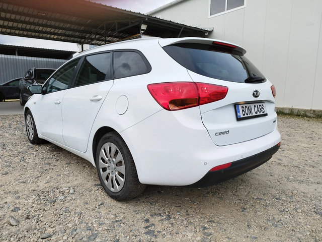 Kia Ceed 1.6D CRDi 16V - автомобили, коли, обяви за нови и употребявани 5