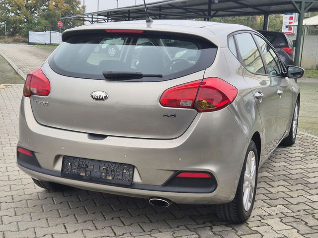 Kia Ceed 1.4crdi 90к.с. - автомобили, коли, обяви за нови и употребявани 7