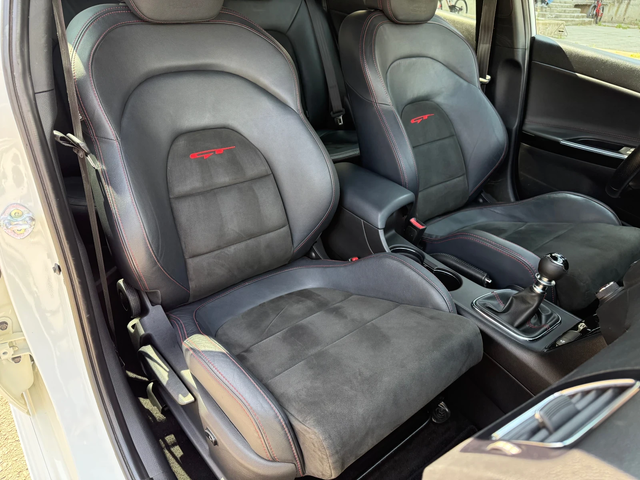 Kia Ceed GT / SWISS - автомобили, коли, обяви за нови и употребявани 10