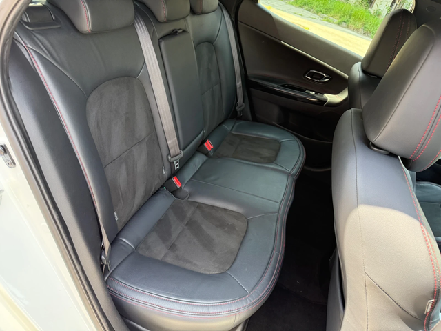 Kia Ceed GT / SWISS - автомобили, коли, обяви за нови и употребявани 11