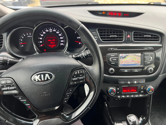 Kia Ceed 1.6 CRDI(КАТО НОВА) - автомобили, коли, обяви за нови и употребявани 15