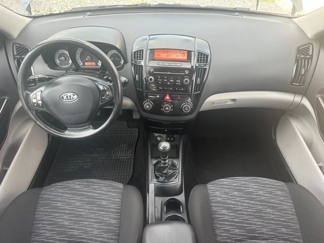 Kia Ceed 1.6CRDI 90kc - автомобили, коли, обяви за нови и употребявани 9