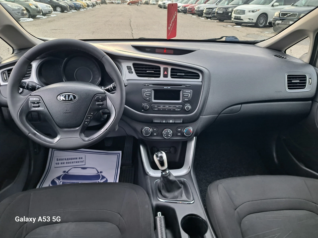 Kia Ceed 1, 4 I + gaz - автомобили, коли, обяви за нови и употребявани 12
