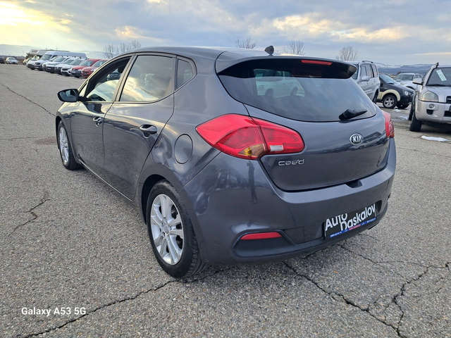 Kia Ceed 1, 4 I + gaz - автомобили, коли, обяви за нови и употребявани 6