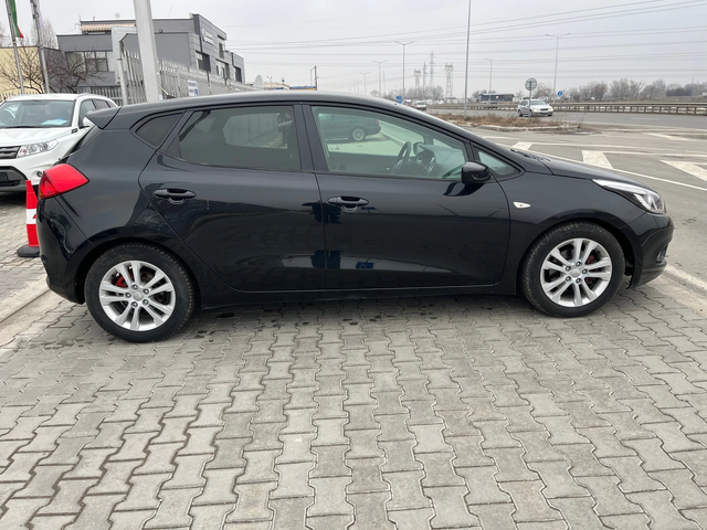 Kia Ceed 1.6 Diesel - автомобили, коли, обяви за нови и употребявани 3