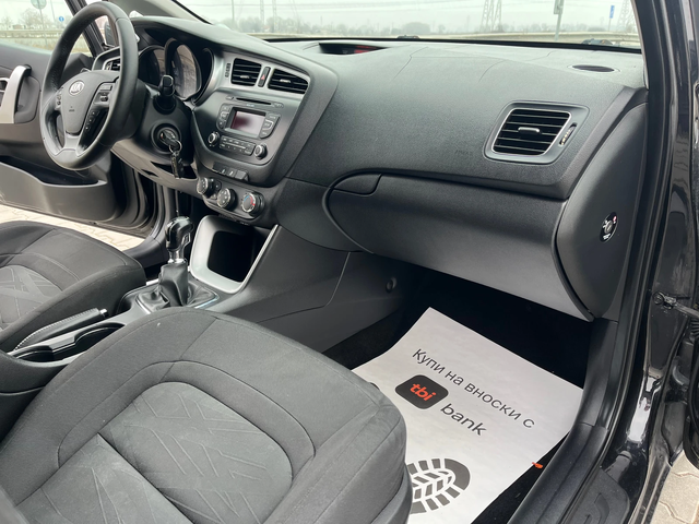Kia Ceed 1.6 Diesel - автомобили, коли, обяви за нови и употребявани 9