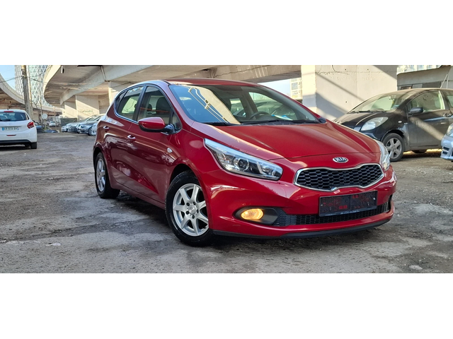 Kia Ceed 1.4 Crdi90kc Автопилот БОРДО ПЕРЛА! - автомобили, коли, обяви за нови и употребявани 0