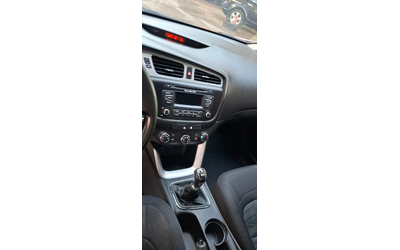 Kia Ceed 1.4 Crdi90kc Автопилот БОРДО ПЕРЛА! - автомобили, коли, обяви за нови и употребявани 12