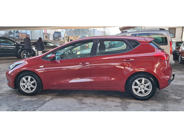 Kia Ceed 1.4 Crdi90kc Автопилот БОРДО ПЕРЛА! - автомобили, коли, обяви за нови и употребявани 3