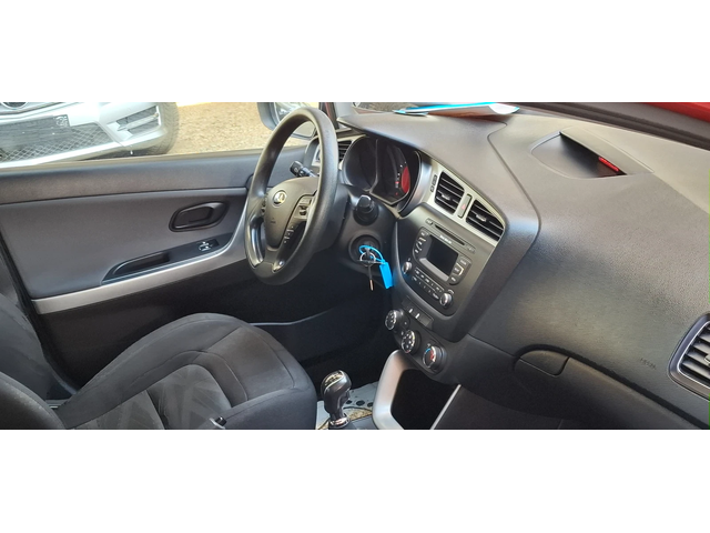 Kia Ceed 1.4 Crdi90kc Автопилот БОРДО ПЕРЛА! - автомобили, коли, обяви за нови и употребявани 9