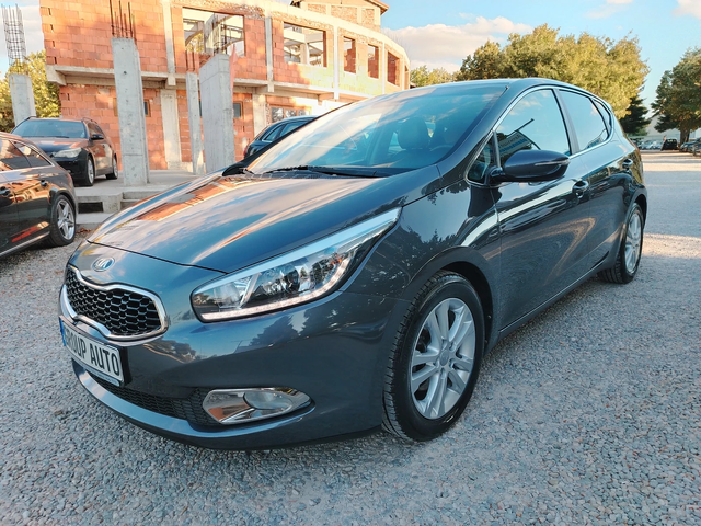 Kia Ceed 1.4CRDI-90к.с/НАВИГАЦИЯ/КАМЕРА/КОЖА/ПАНОРАМА!!! - автомобили, коли, обяви за нови и употребявани 2