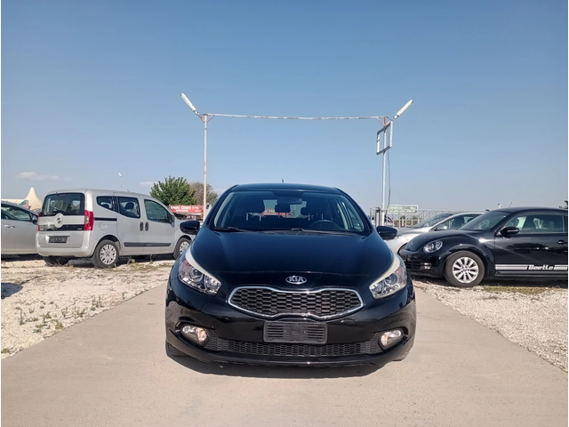 Kia Ceed 1.6CRDI, Италия - автомобили, коли, обяви за нови и употребявани 1
