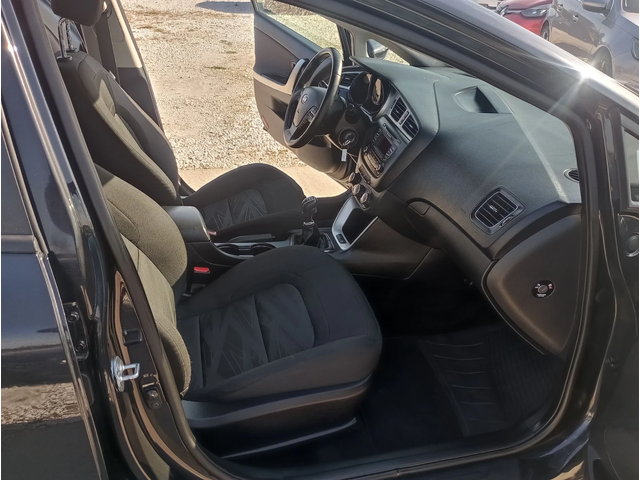 Kia Ceed 1.6CRDI, Италия - автомобили, коли, обяви за нови и употребявани 6