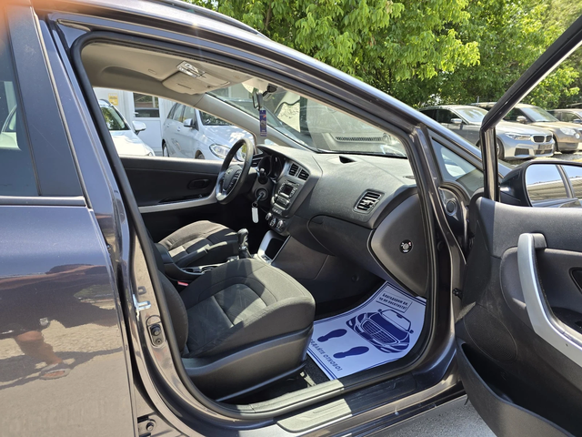 Kia Ceed 1.6crdi 110к.с Топ състояние - автомобили, коли, обяви за нови и употребявани 12