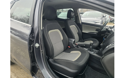 Kia Ceed 1.4i 99к.с фабрична газ - автомобили, коли, обяви за нови и употребявани 12