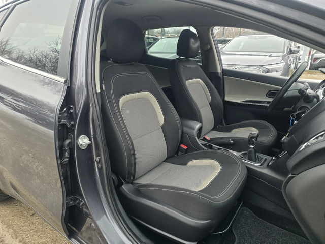 Kia Ceed 1.4i 99к.с фабрична газ - автомобили, коли, обяви за нови и употребявани 12