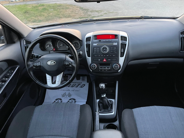 Kia Ceed 1.4i-90-FEIS-ITALIA - автомобили, коли, обяви за нови и употребявани 7