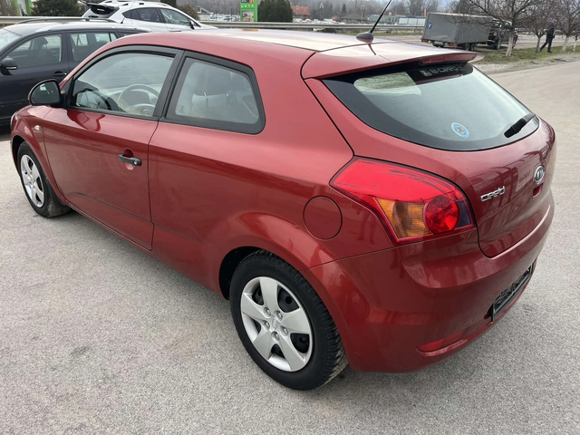 Kia Ceed 1.4I 109кс EURO 4 КЛИМАТИК - автомобили, коли, обяви за нови и употребявани 4