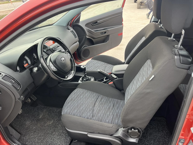 Kia Ceed 1.4I 109кс EURO 4 КЛИМАТИК - автомобили, коли, обяви за нови и употребявани 7