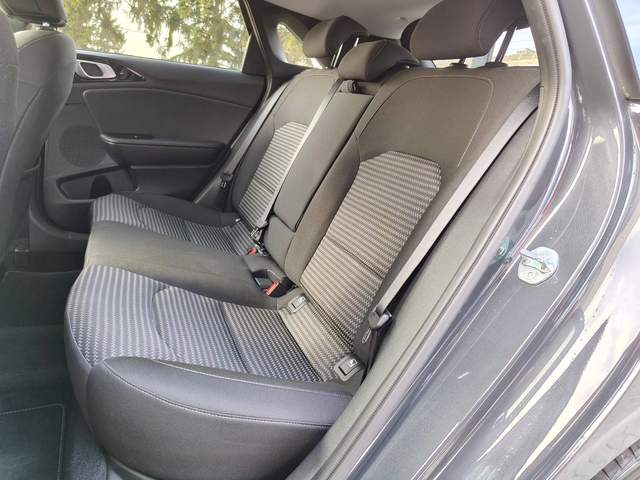 Kia Ceed Executive - автомобили, коли, обяви за нови и употребявани 10