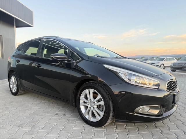Kia Ceed 1.6 CRDI - автомобили, коли, обяви за нови и употребявани 2