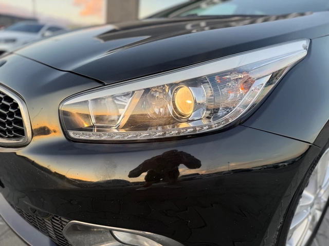 Kia Ceed 1.6 CRDI - автомобили, коли, обяви за нови и употребявани 8