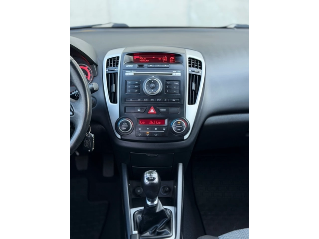 Kia Ceed 1.4i~90hp~FACELIFT~150000км!! - автомобили, коли, обяви за нови и употребявани 11