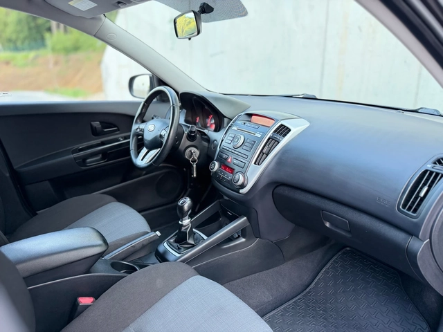 Kia Ceed 1.4i~90hp~FACELIFT~150000км!! - автомобили, коли, обяви за нови и употребявани 13
