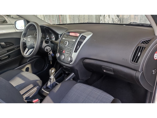 Kia Ceed Facelift - автомобили, коли, обяви за нови и употребявани 16